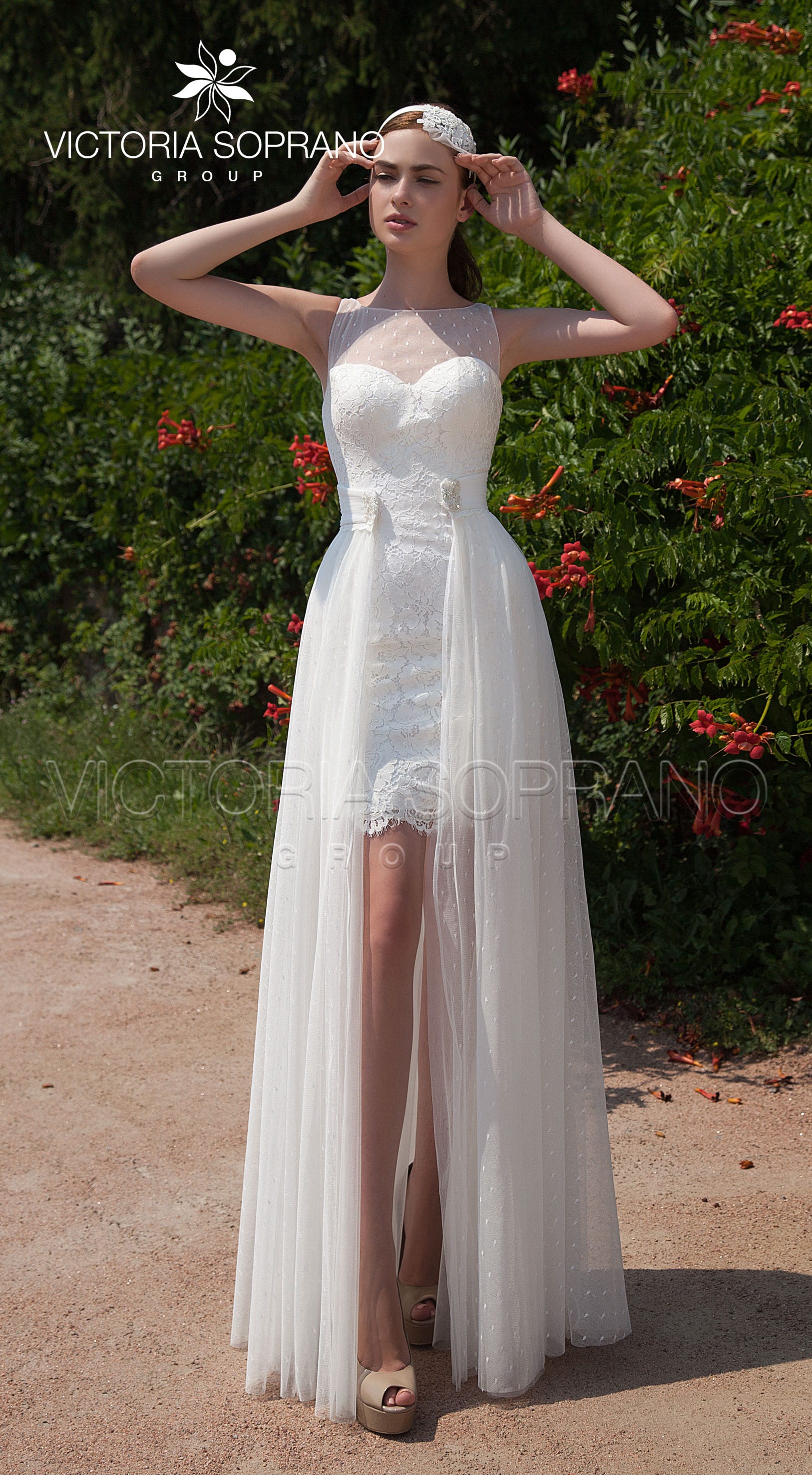 короткое свадебное платье со съемным шлейфом